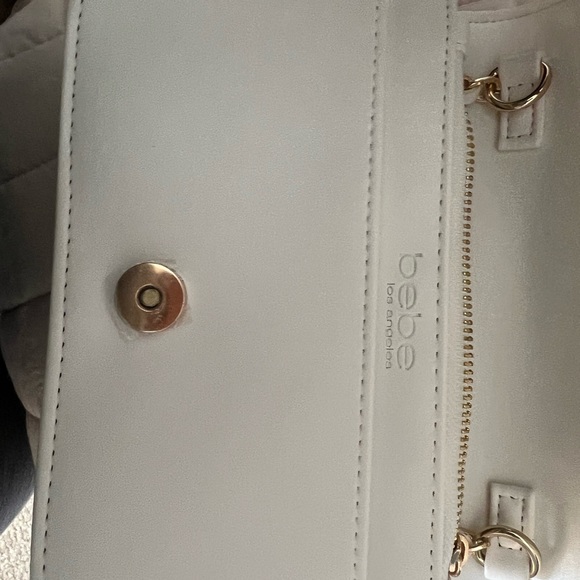 White crossbody purse - Picture 4 of 5